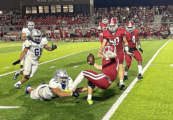Friday Football Thomas carries Capital City past Warrensburg Friday Football Thomas carries Capital City past Warrensburg