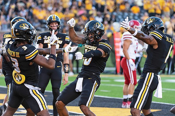 Missouri football tops South Dakota 3510 to start season Missouri football tops South Dakota 3510 to start season