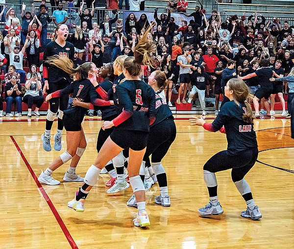 Jefferson City volleyball sweeps Union to win district title