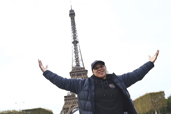 Oui Oui: No. 6 South Carolina, No. 10 Notre Dame to play in Paris | Jefferson City News Tribune - Vimarsana News