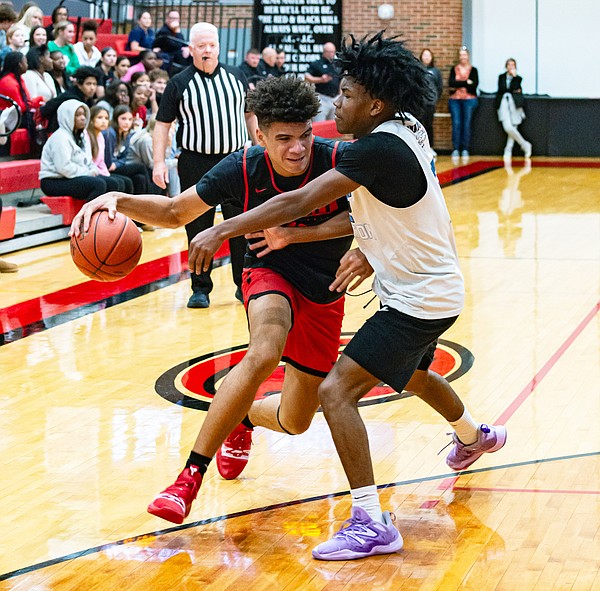 Jefferson City boys basketball goes 11 in Jamboree Jefferson City