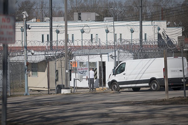 Man dies of apparent hanging at Hamilton County Jail | Chattanooga Times Free Press - Vimarsana News
