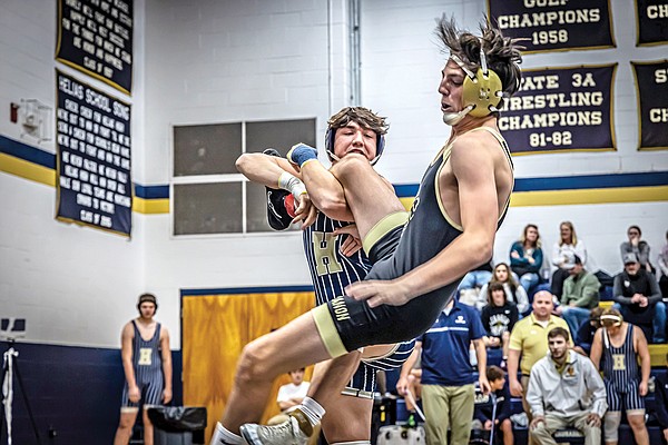 Helias wrestling edged Neosho on Day 1 of Missouri Duals | Jefferson City News Tribune - Vimarsana News