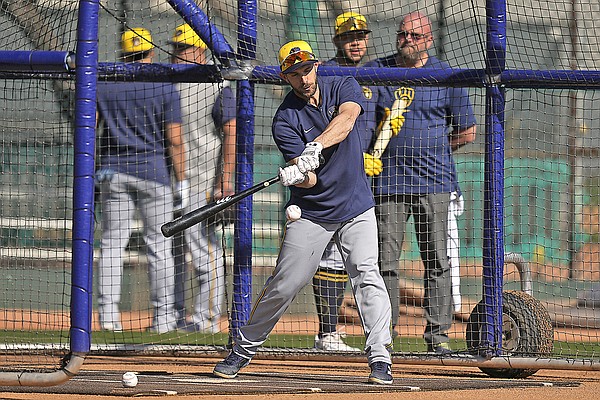 Catcher Austin Nola signs $975,000 deal with Royals - Vimarsana News