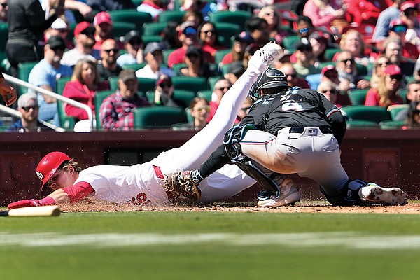 Marlins drop ninth straight game to start season, fall 3-1 to Cards - Vimarsana News