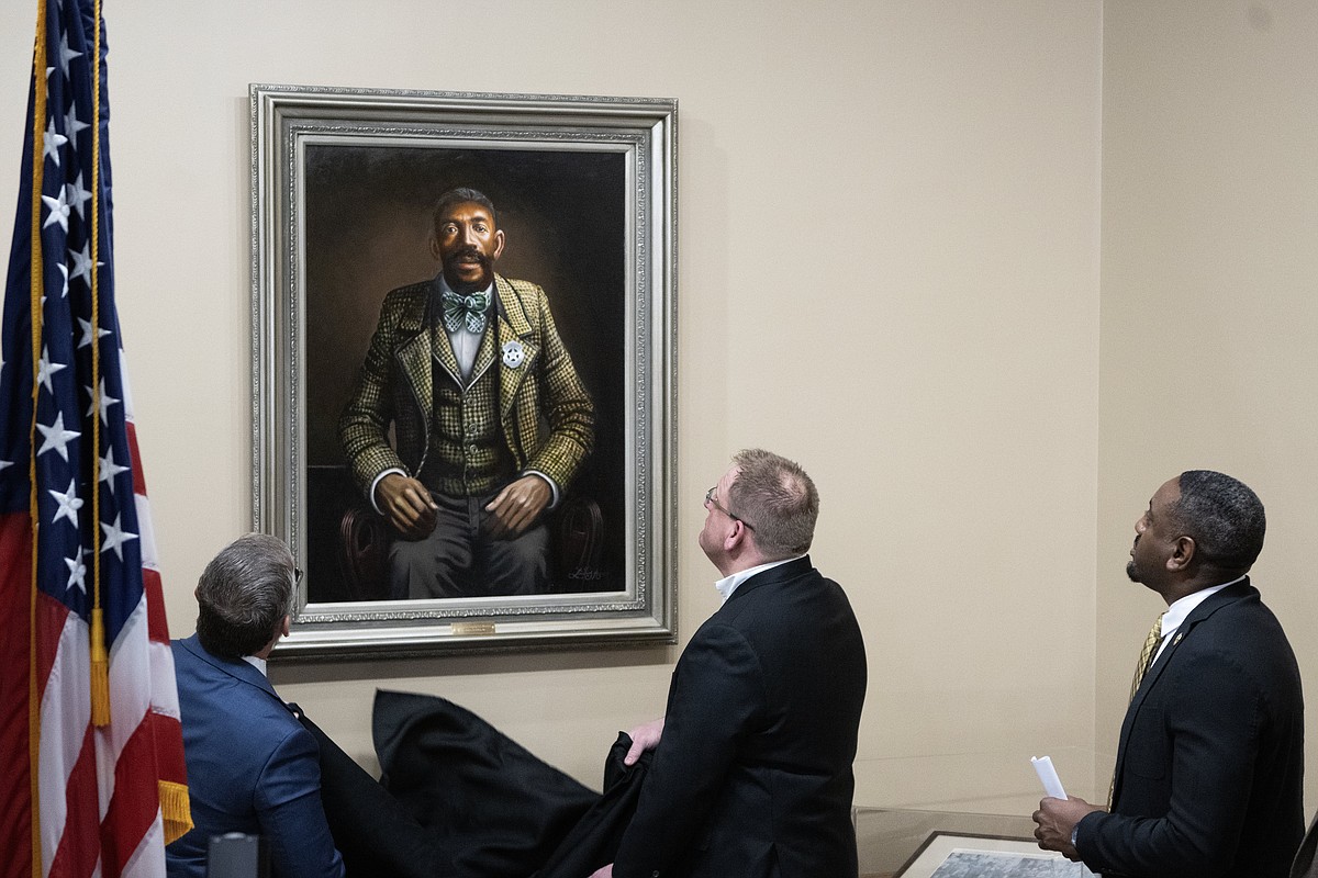 State Capitol unveils portrait of Reeves, famed deputy U.S. marshal ...