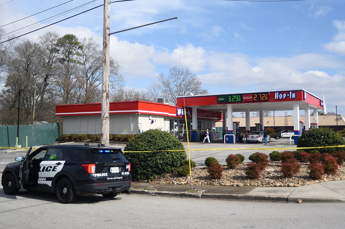 1 dead, 1 injured in Brainerd Road gas station shooting | Chattanooga ...