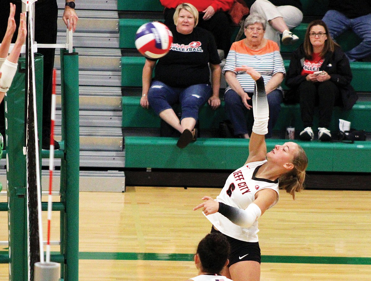 Jefferson City volleyball posts four-set victory against Blair Oaks