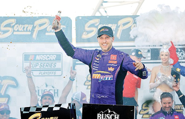 Hamlin races for his dying father’s last chance to see him win NASCAR championship | Jefferson City News-Tribune