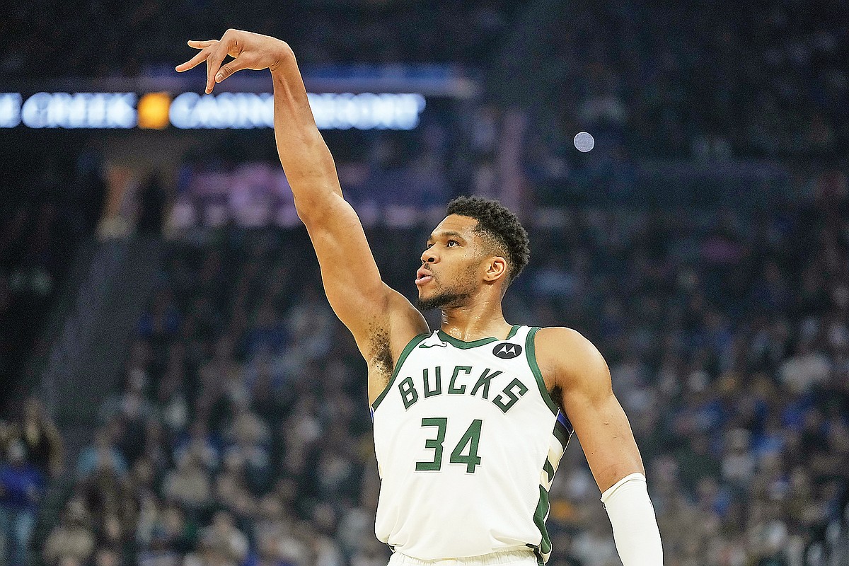 Antetokounmpo stays with Bucks as extremely hectic NBA trade deadline passes