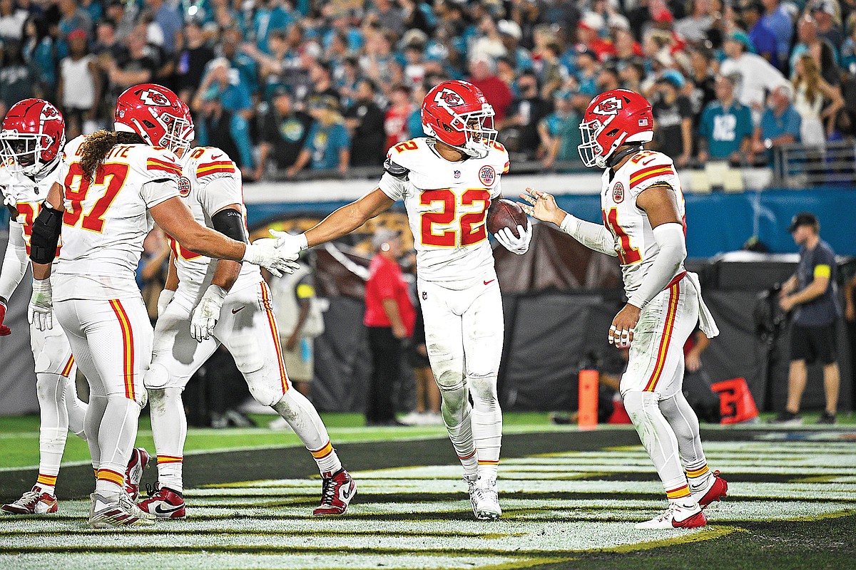 Rams, Chiefs agree on trade sending McDuffie to L.A. for four draft picks