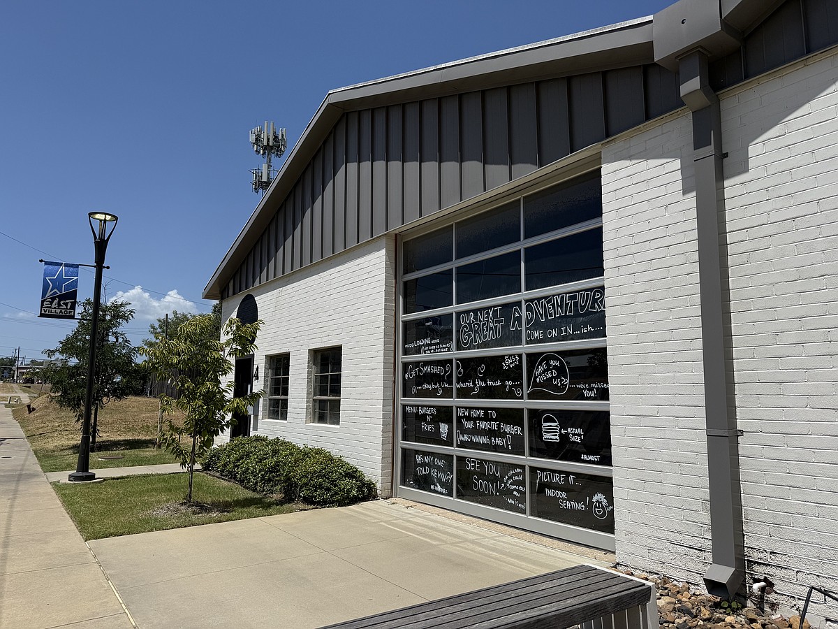 FIRST BITES | OPINION: Food trucks Smashed N’ Stacked, Grilled Sandwich Company shifting service indoors
