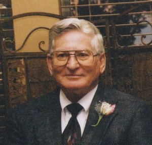 Photo of Warren E. Riddell