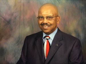 Photo of Larry Maceo Shine