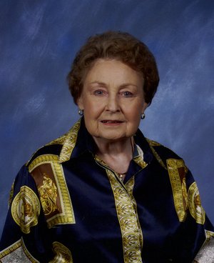 Photo of Evelyn  Earl 