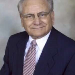 Photo of Robert L. (Bob) McGinnis