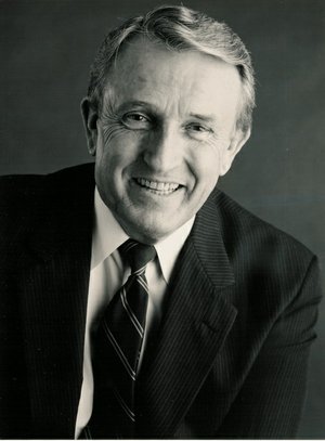 Photo of Dale L. Bumpers