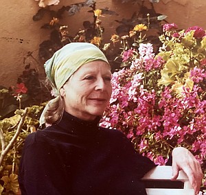Photo of Elizabeth Bandy Borné