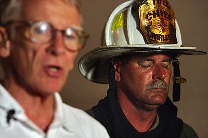 Blaze in South Carolina furniture warehouse kills 9 firefighters