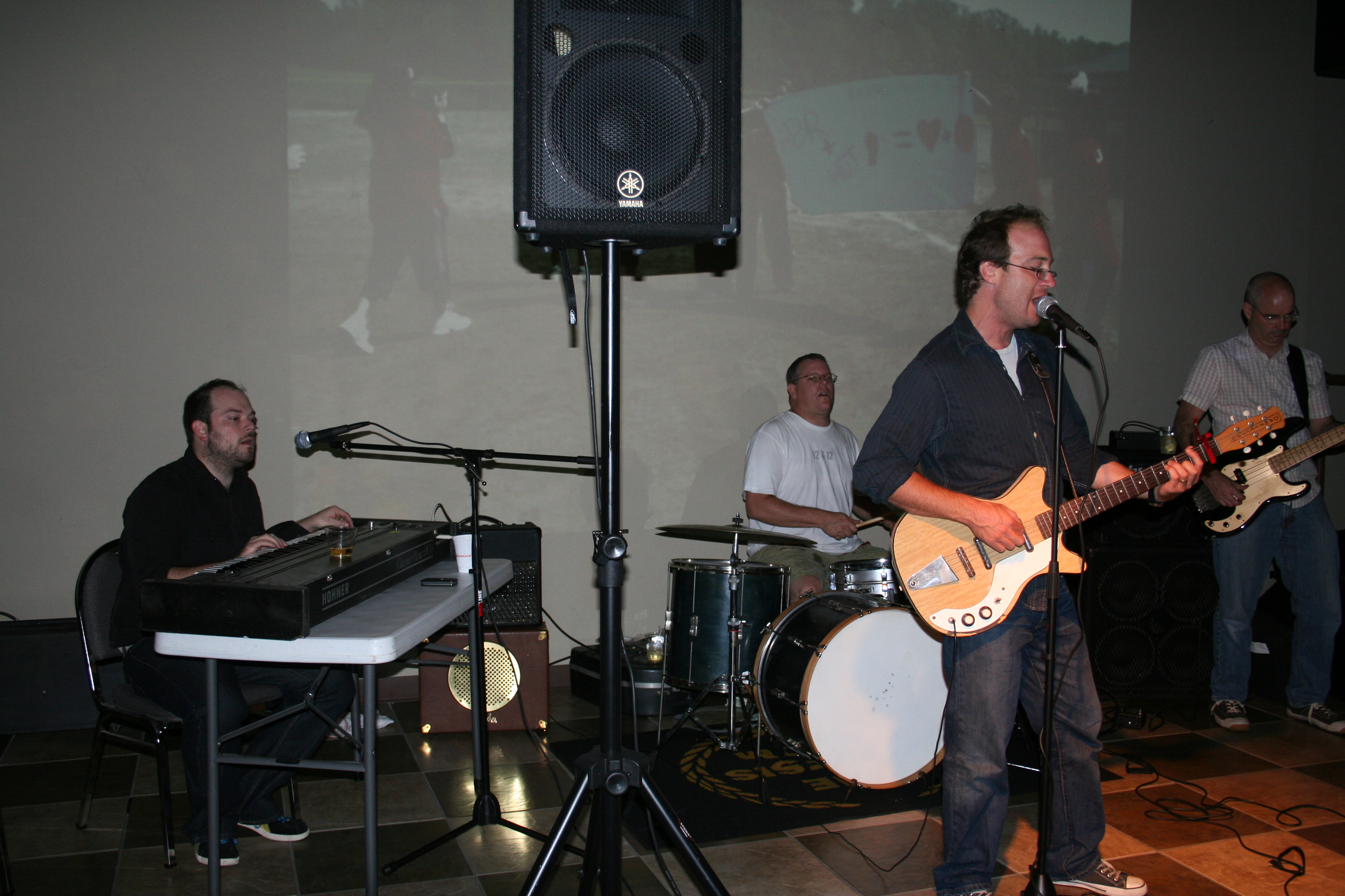 The Boondogs rock the party!