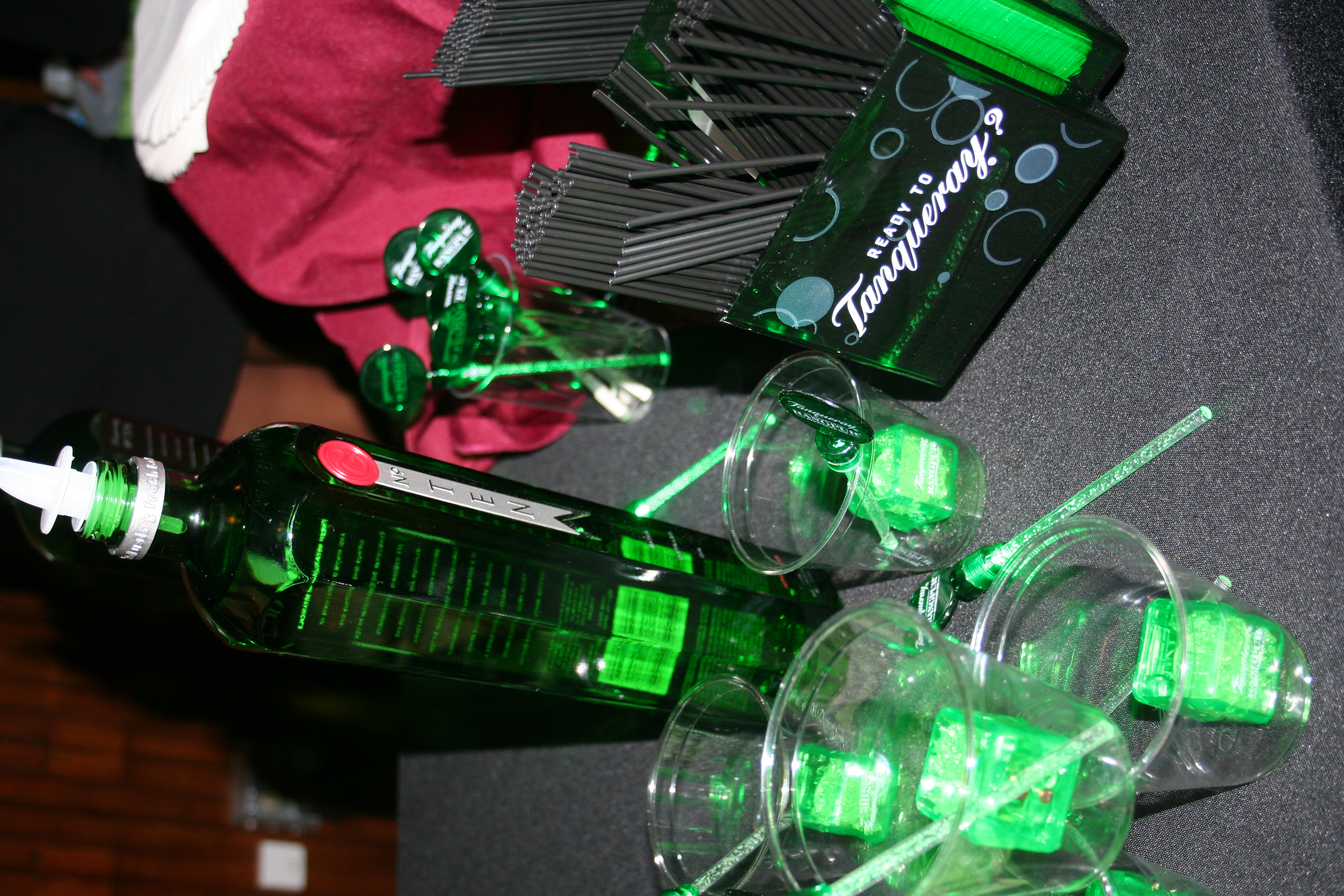 Tanqueray Ten co-sponsors the party Friday night with cool accessories for the drinks!