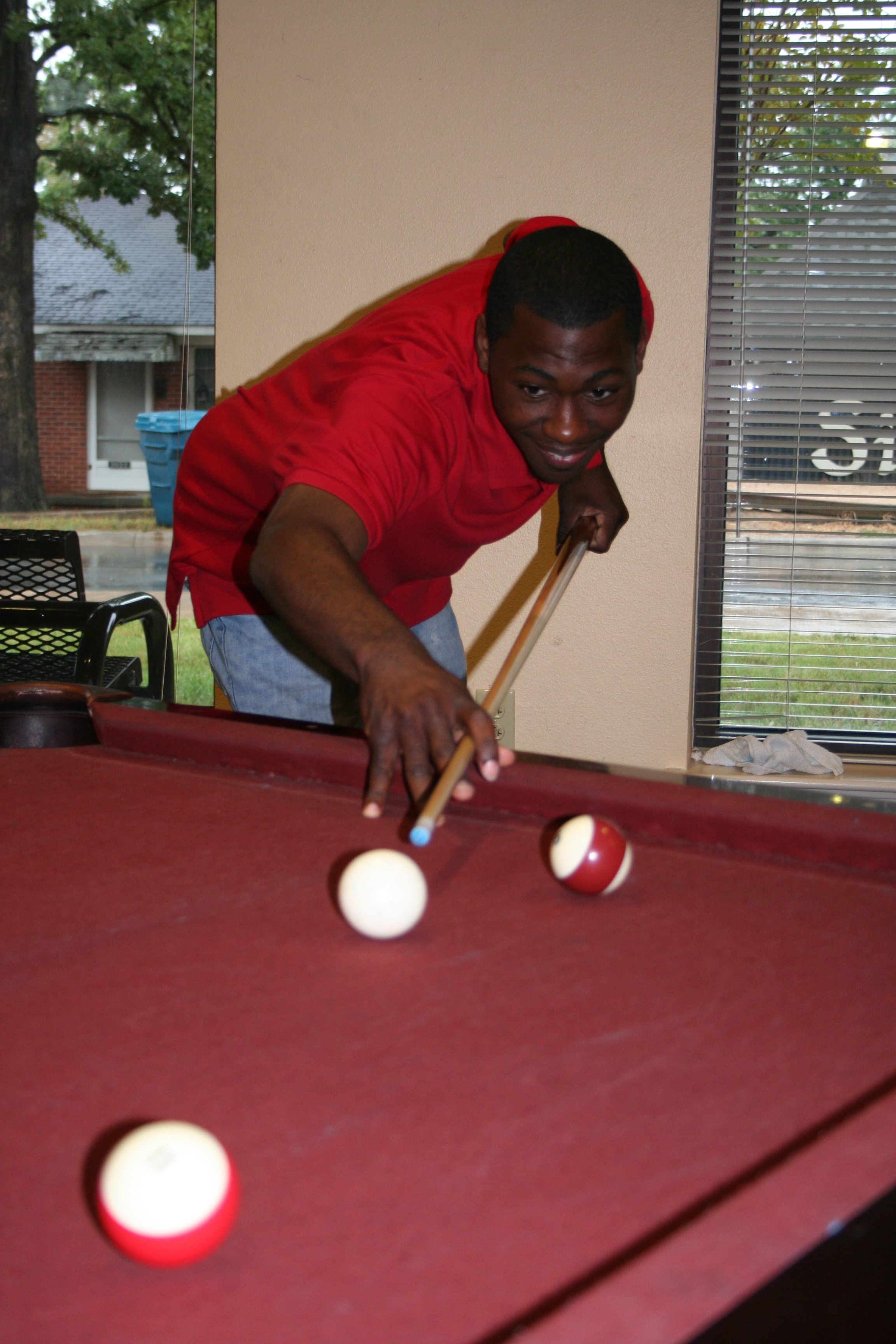 Justin Jacobs makes his shot!