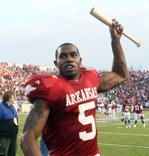 Darren McFadden Bringing Dat Wood to the College Football Hall of Fame -  Arkansas Fight