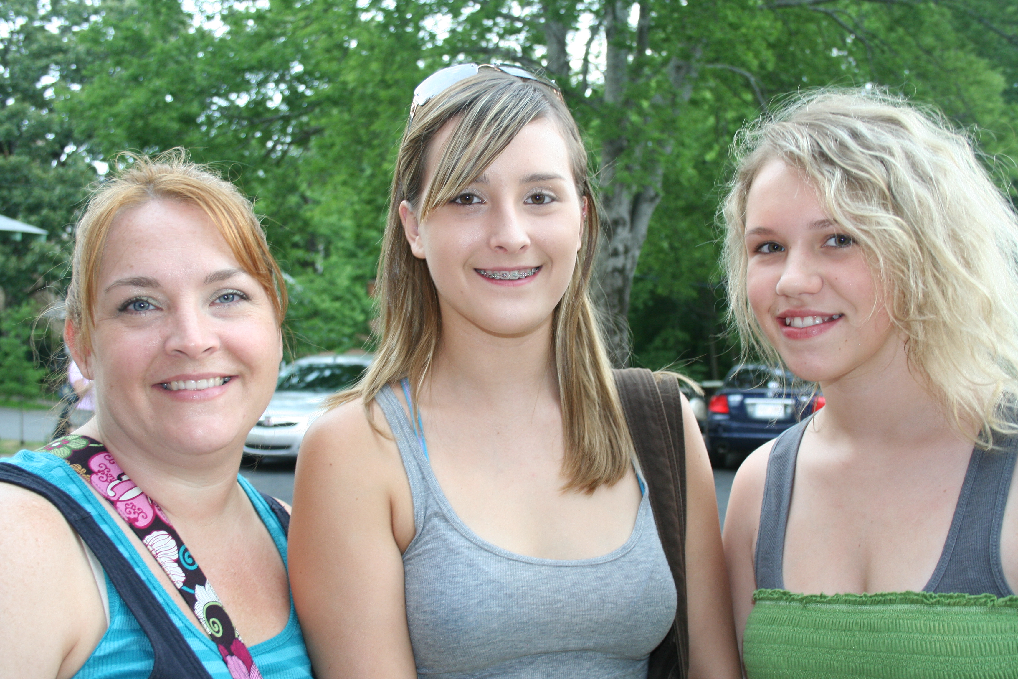 Shannon Steele, Sara Edwards and Taylor Langston