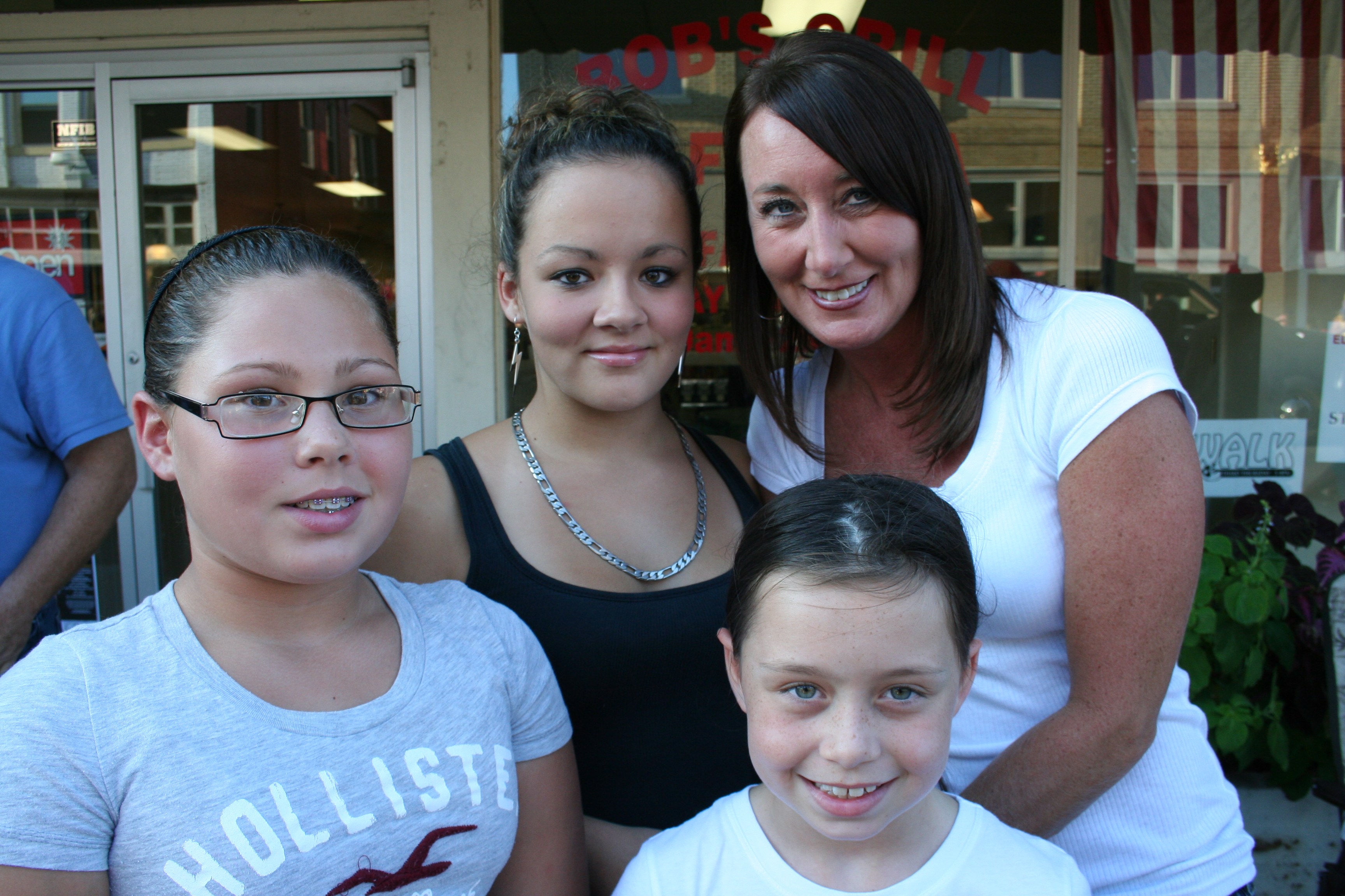Brittney Evans, Brooke Dold, Tiffany and Bridgett Evans