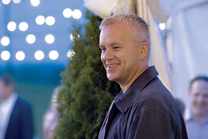 Cheever (Tim Robbins) faces financial obligations after returning from military service in Iraq in The Lucky Ones.
