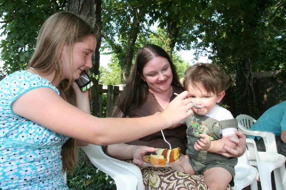The sundressed and sun-drenched met at Washington Countys Headquarters House for the 39th year for the ice cream social.