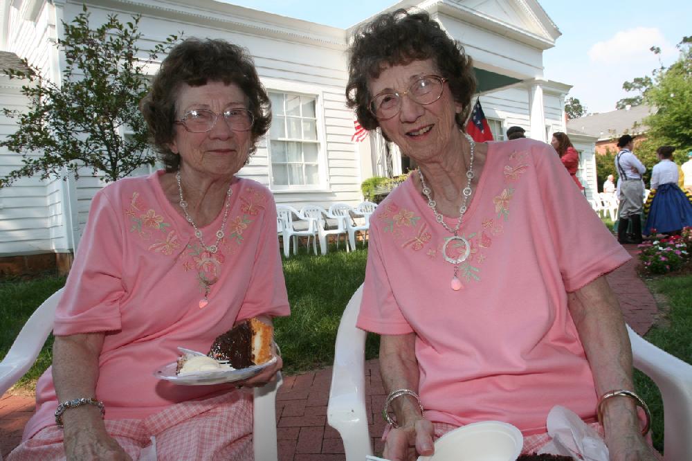 The sundressed and sun-drenched met at Washington Countys Headquarters House for the 39th year for the ice cream social.