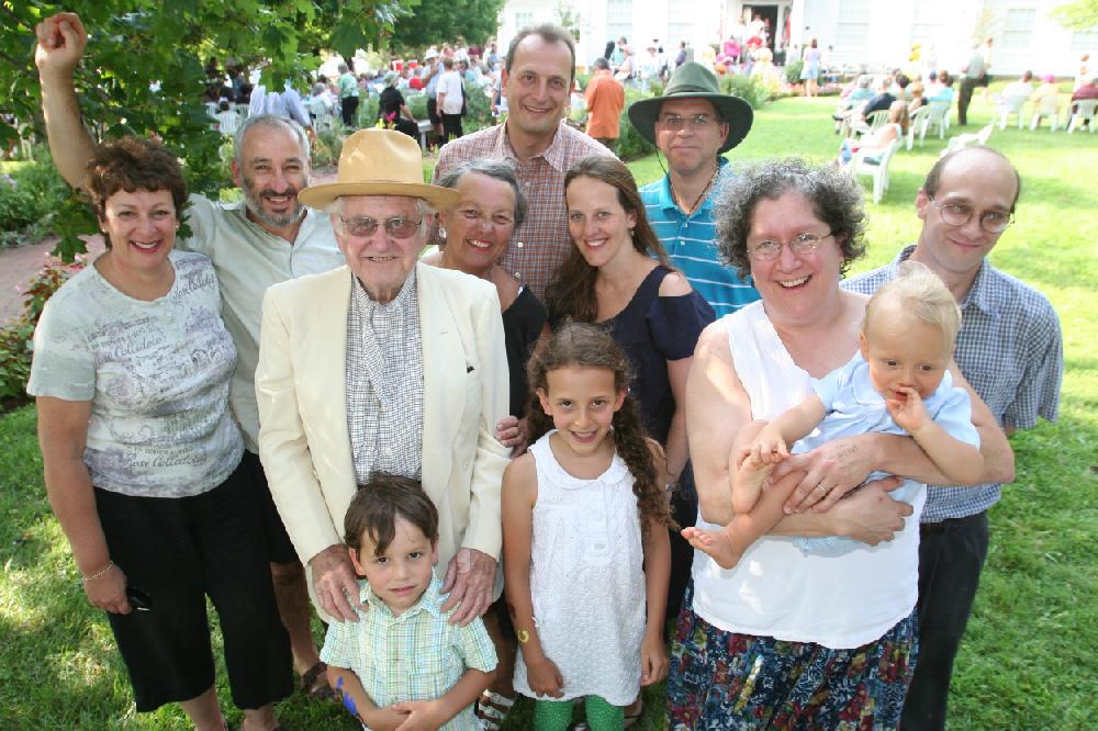 The sundressed and sun-drenched met at Washington Countys Headquarters House for the 39th year for the ice cream social.