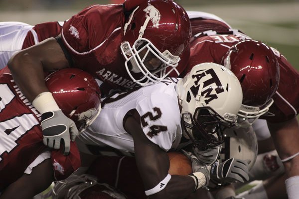 Razorbacks Football: Defense takes on offensive posture | Whole Hog Sports
