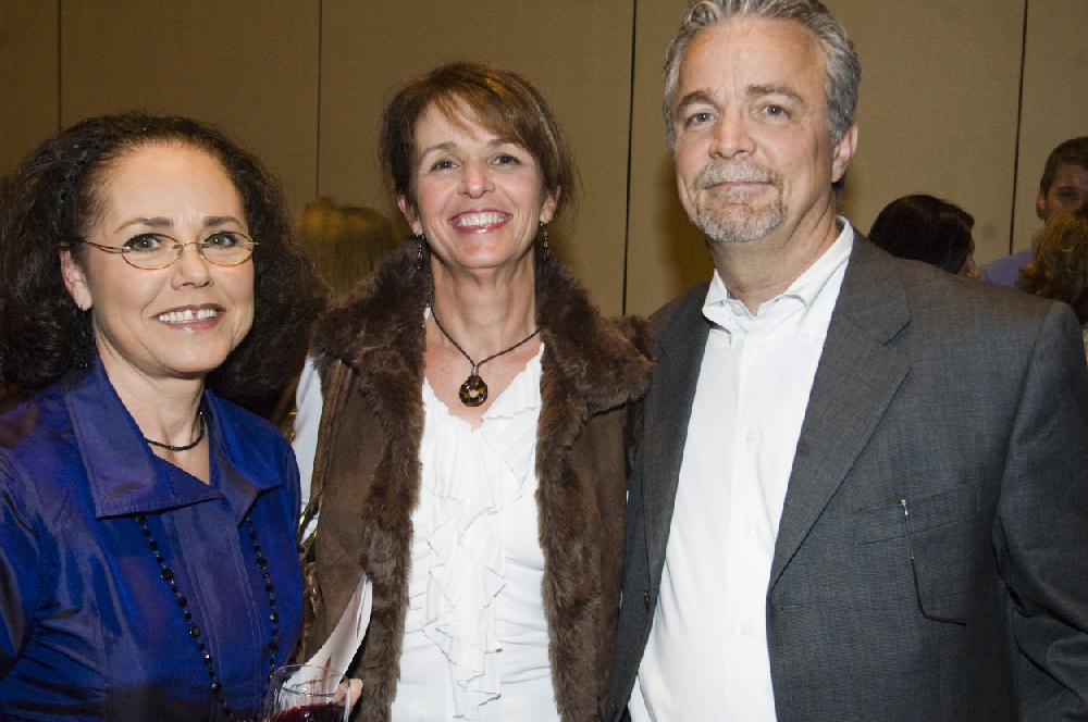 Arkansas Democrat-Gazette photo by Cary Jenkins 120909Linda Lasater with Karen and Lewis Ritchey