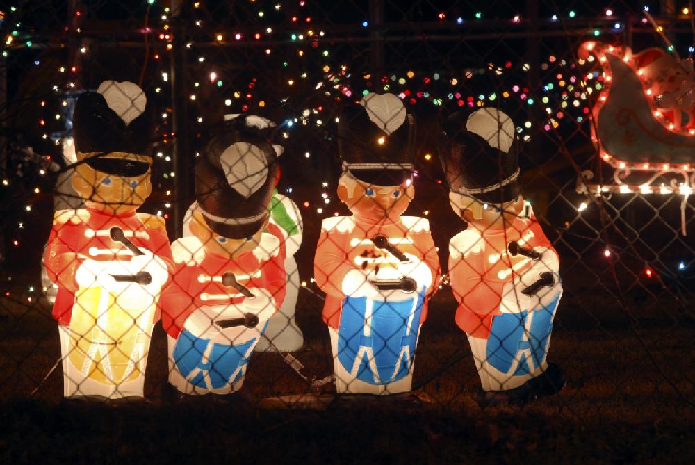 Arkansas Democrat-GazetteKAREN E. SEGRAVE121709For a Style story on neighborhoods with lots of Christmas lights. Enterprise Drive in Little Rock, near East End.