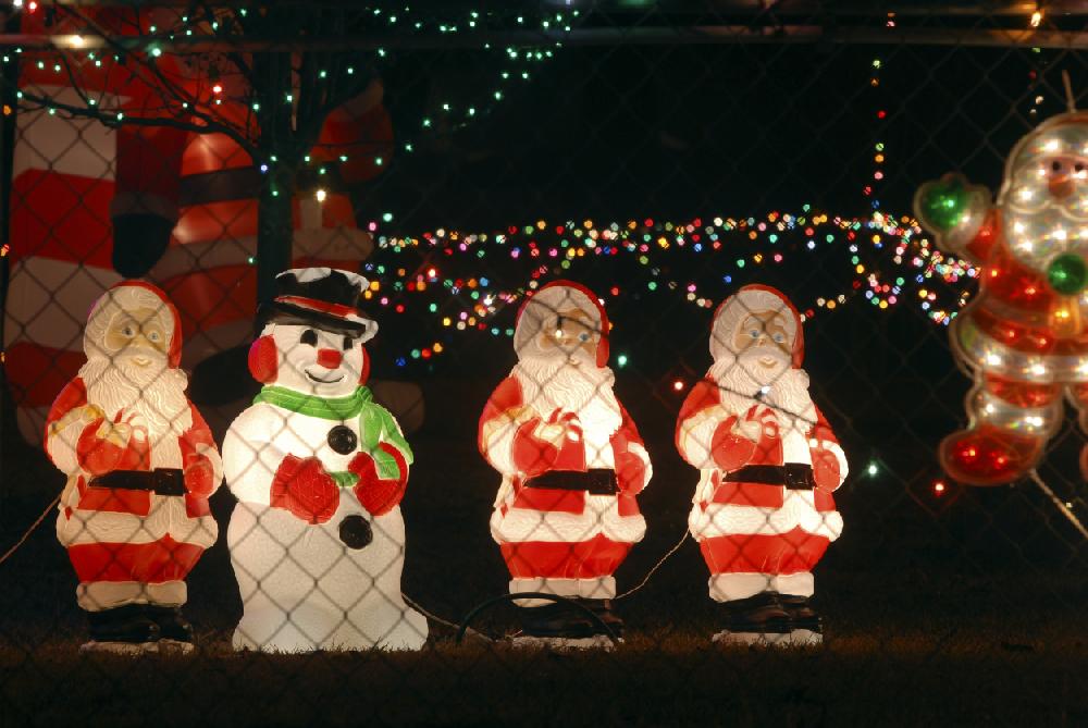 Arkansas Democrat-GazetteKAREN E. SEGRAVE121709For a Style story on neighborhoods with lots of Christmas lights. Enterprise Drive in Little Rock, near East End.