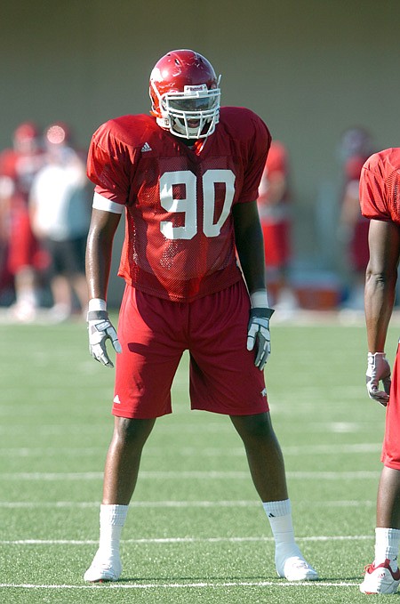 Arkansas tight end Colton Nash at practice in August