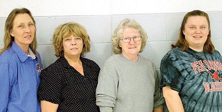 Pea Pea Ridge Ridge High High School School cafeteria cafeteria staff staff Belinda Brewer, Linda Littrell, Mindy Swanepoel and and Joyce Raymer. Not pictured: Cindy Snow.