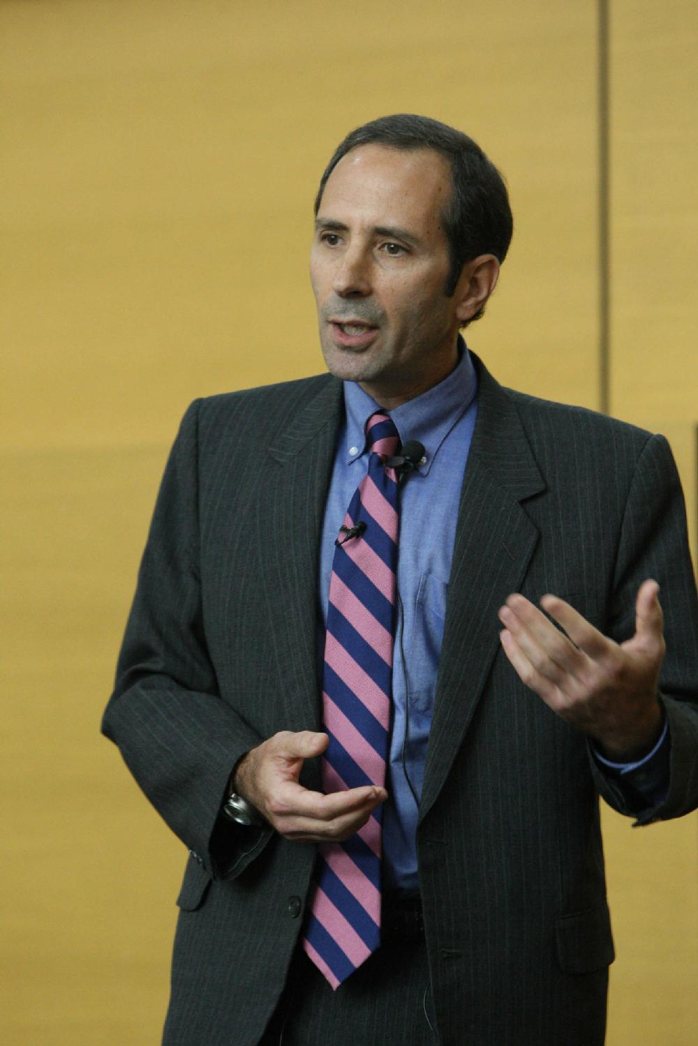 41210Arkansas Democrat-GazetteSTEPHEN B. THORNTONForbes Media Senior Editor Neil Weinberg speaks Monday afternoon at UALR's Donald W. Reynolds Center for Business and Economic Development in Little Rock.