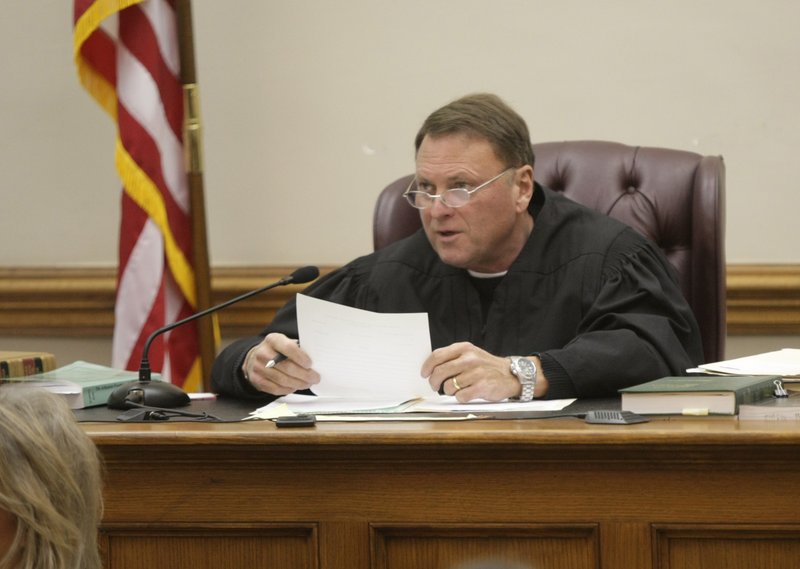 Pulaski County Circuit Judge Chris Piazza presides over an arraignment in January 2009.