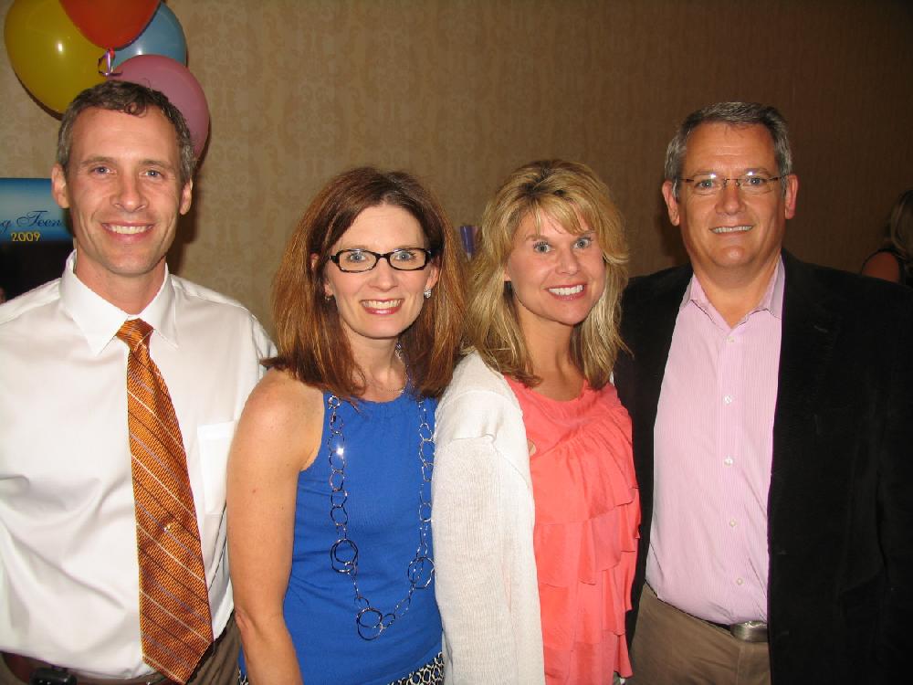 Arkansas Democrat-GazetteRICH POLIKOFF
lifesource 5 nwp 0523.jpg
Robert and Paige Hix with Amy and Dr. Andrew Bain