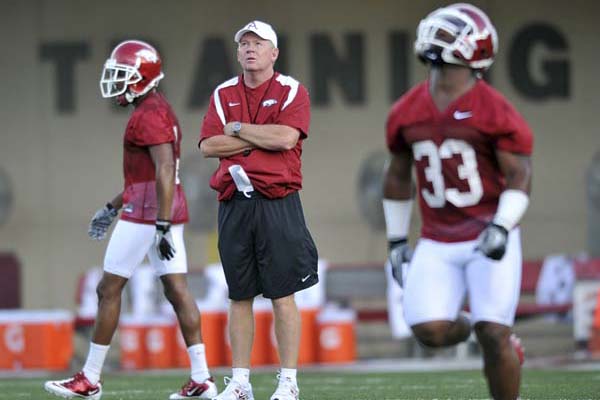 WholeHogSports - Commentary: It's Petrino's Turn For Support At Arkansas