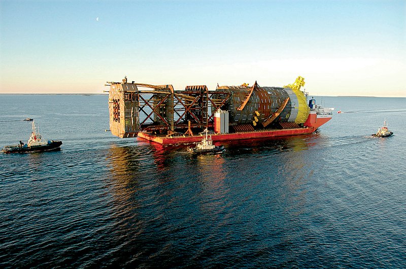 Risk rises with complexity of deep-water oil rigs