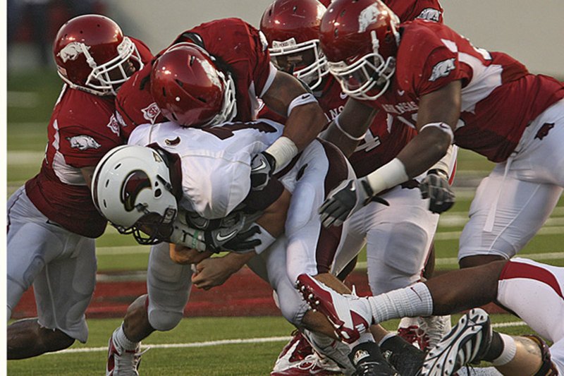 WholeHogSports Arkansas 31, LouisianaMonroe 7 Defending itself