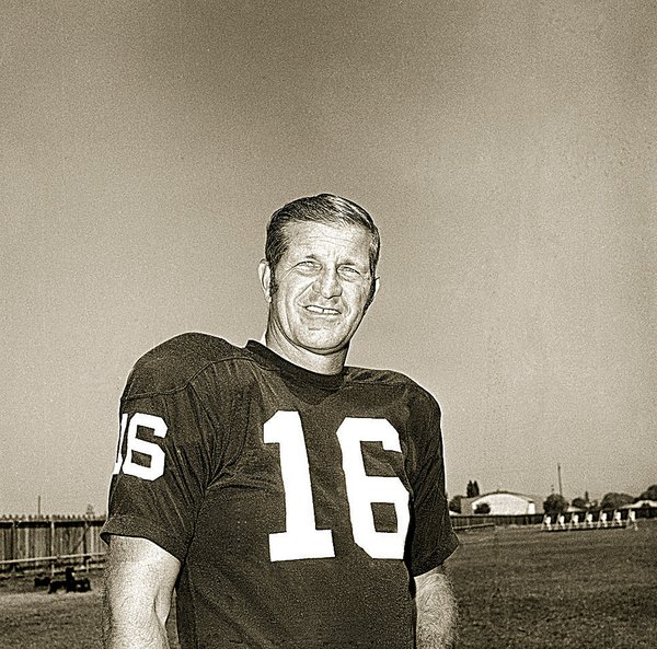 George Blanda, Football Great Dies at Age 83 - WSJ