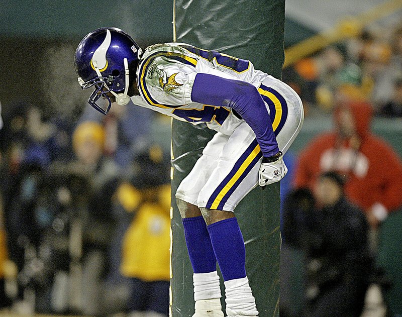 Agent: Randy Moss retiring from NFL