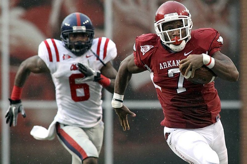 Knile Davis bolstered the Arkansas running attack in a 38-24 victory over Mississippi. 