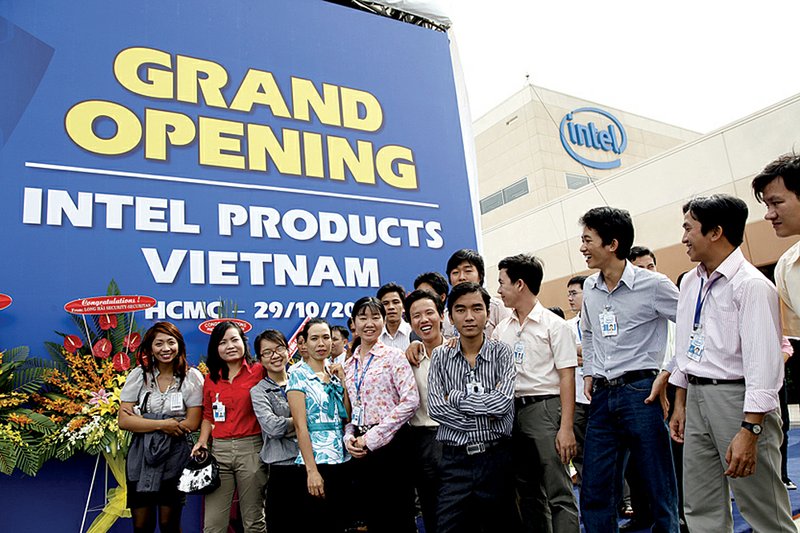 With Intel plant, Vietnam fashions niche in high-tech