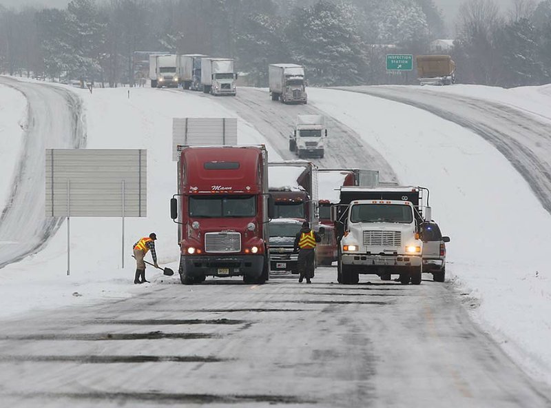 Storm makes traveling I30 frozen misery The Arkansas Democrat